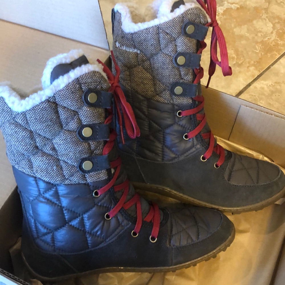 Columbia Powder Summit Boots - NWOB